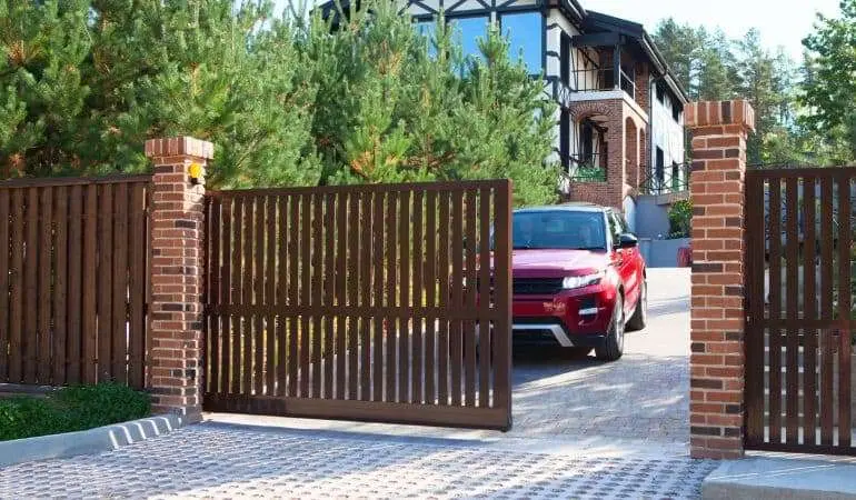 Откатные ворота в Уссурийске